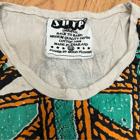 Sure Design Back To Basic Graphic Tank Top - Picture 5 of 7